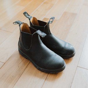 used black blundstones chelsea boot size AUS5.5